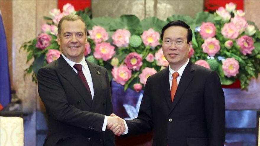 Chủ tịch nước Võ Văn Thưởng tiếp Chủ tịch Đảng nước Nga Thống nhất Dmitry Medvedev